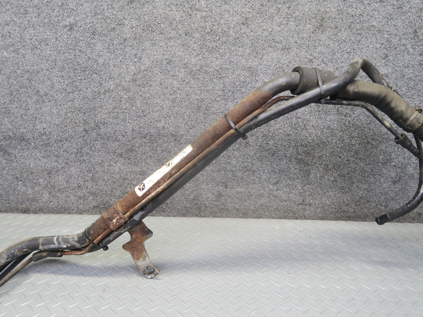 07-10 Jeep Wrangler JK 3.8L 2-DOOR Fuel Filler Neck Hose w Tubes OEM