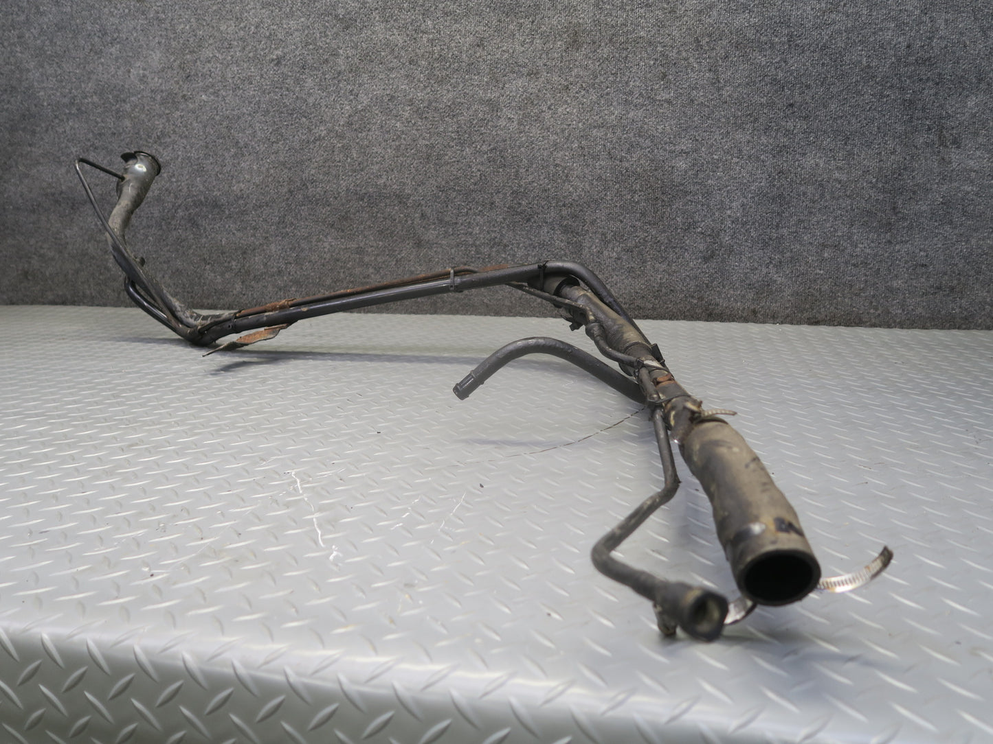 07-10 Jeep Wrangler JK 3.8L 2-DOOR Fuel Filler Neck Hose w Tubes OEM