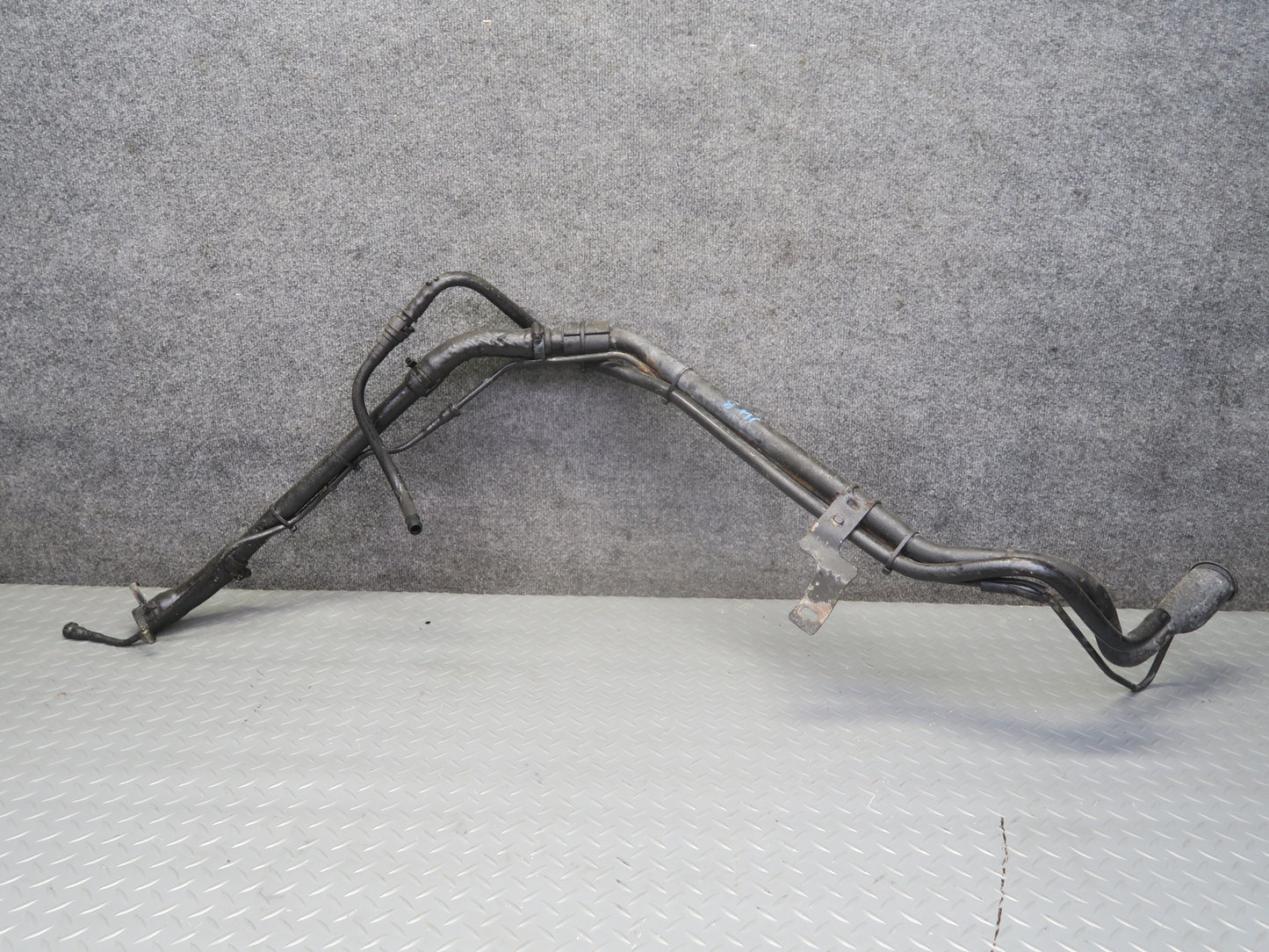07-10 Jeep Wrangler JK 3.8L 2-DOOR Fuel Filler Neck Hose w Tubes OEM