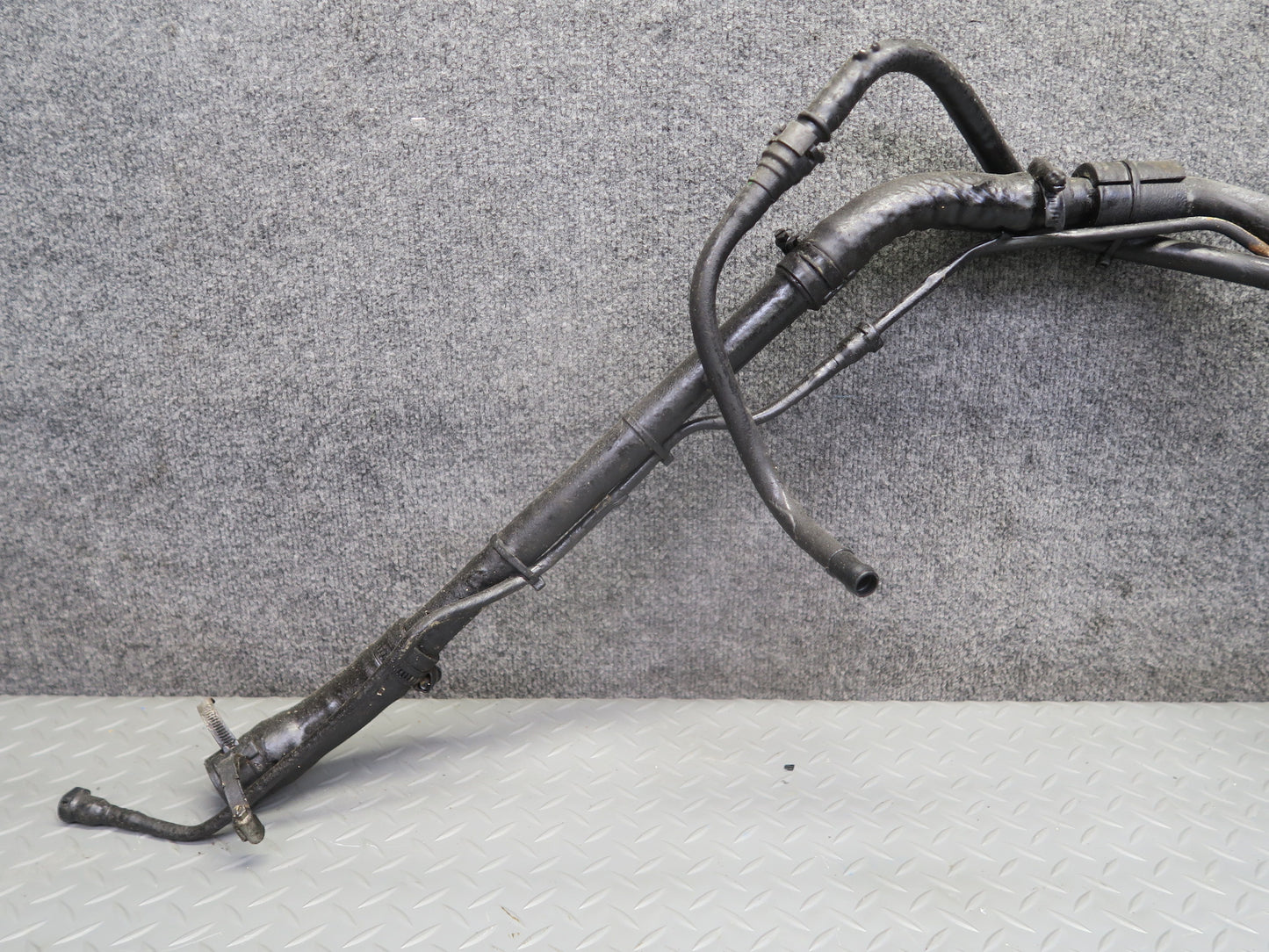 07-10 Jeep Wrangler JK 3.8L 2-DOOR Fuel Filler Neck Hose w Tubes OEM