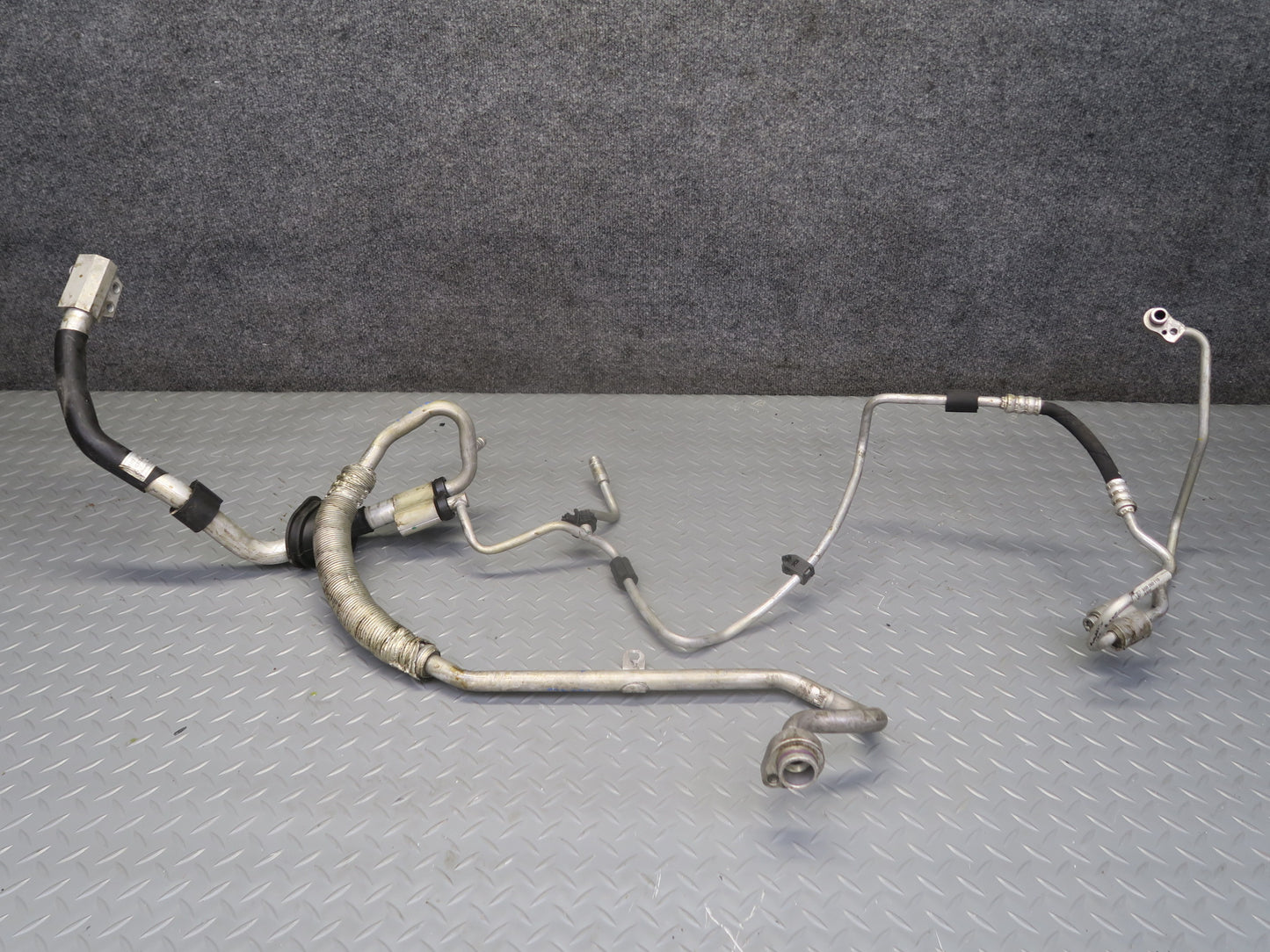2015-2018 Porsche Macan Turbo 3.6L Engine Intercooler Y Connector Pipe