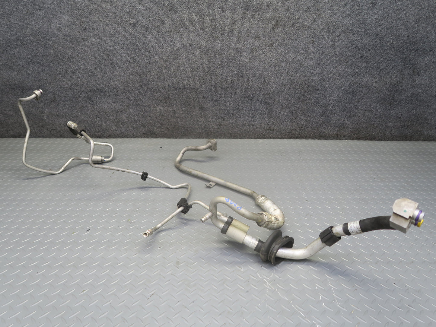 2015-2018 Porsche Macan Turbo 3.6L Engine Intercooler Y Connector Pipe