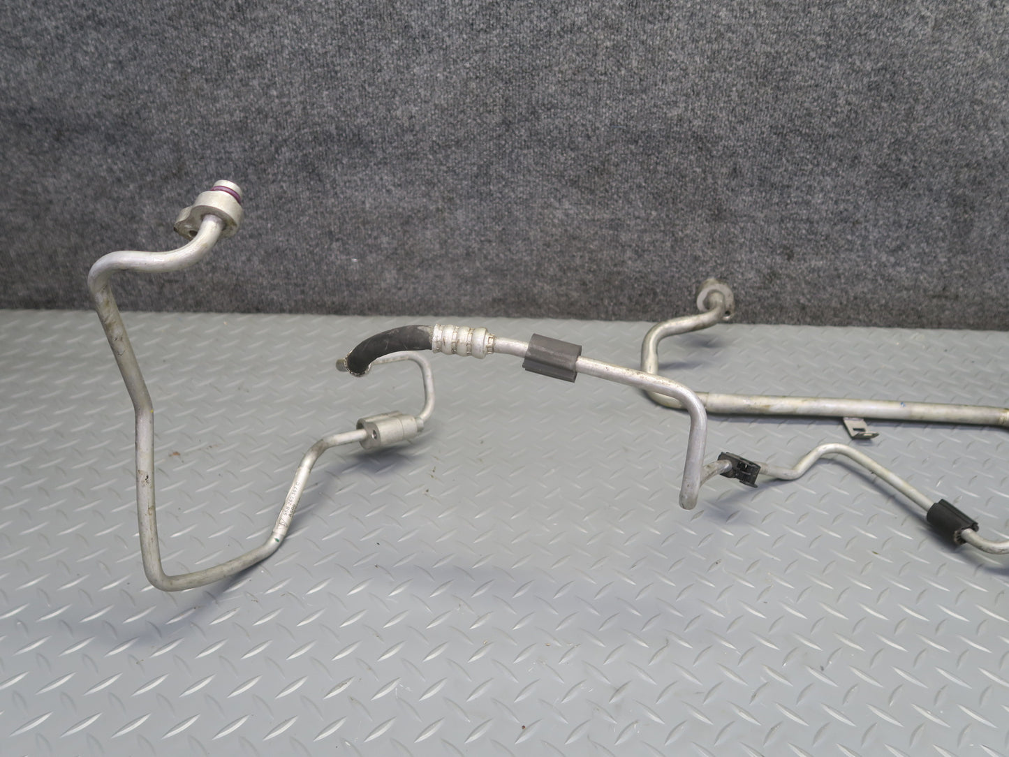 2015-2018 Porsche Macan Turbo 3.6L Engine Intercooler Y Connector Pipe
