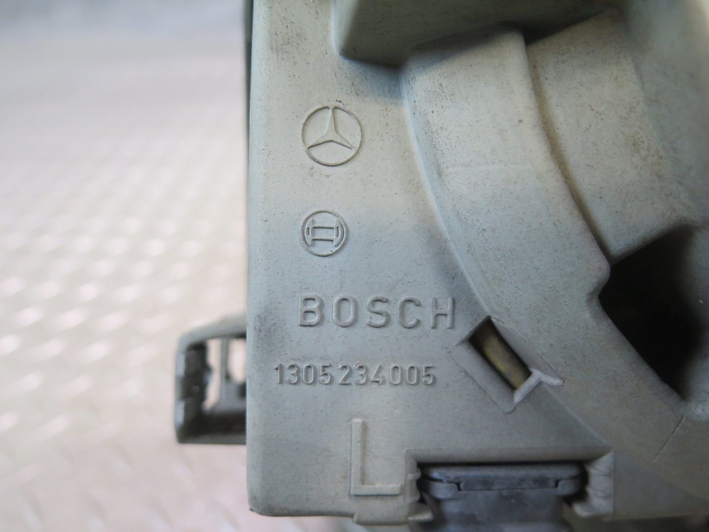 86-93 Mercedes W124 300E Front Right Halogen Headlight Lamp OEM