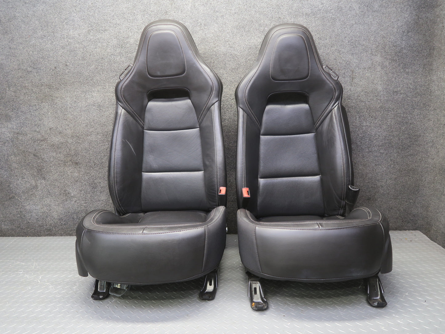 14-19 Chevrolet Corvette C7 Set of 2 Front Left & Right Leather Seat Black OEM