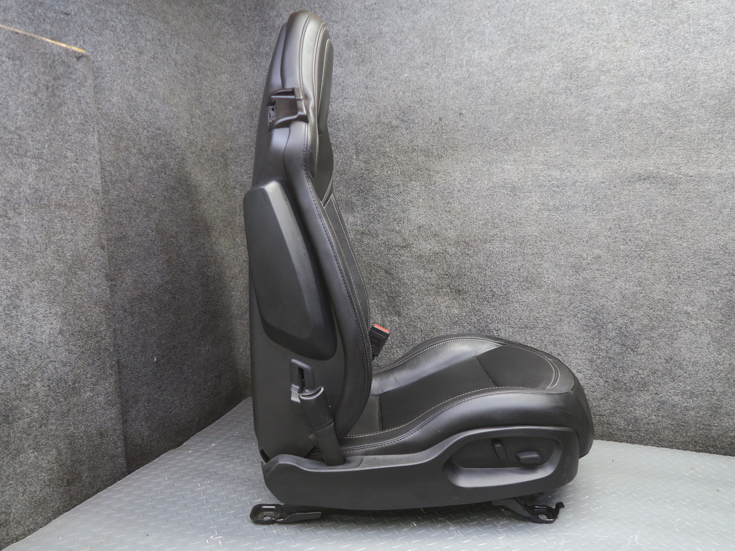 14-19 Chevrolet Corvette C7 Set of 2 Front Left & Right Leather Seat Black OEM