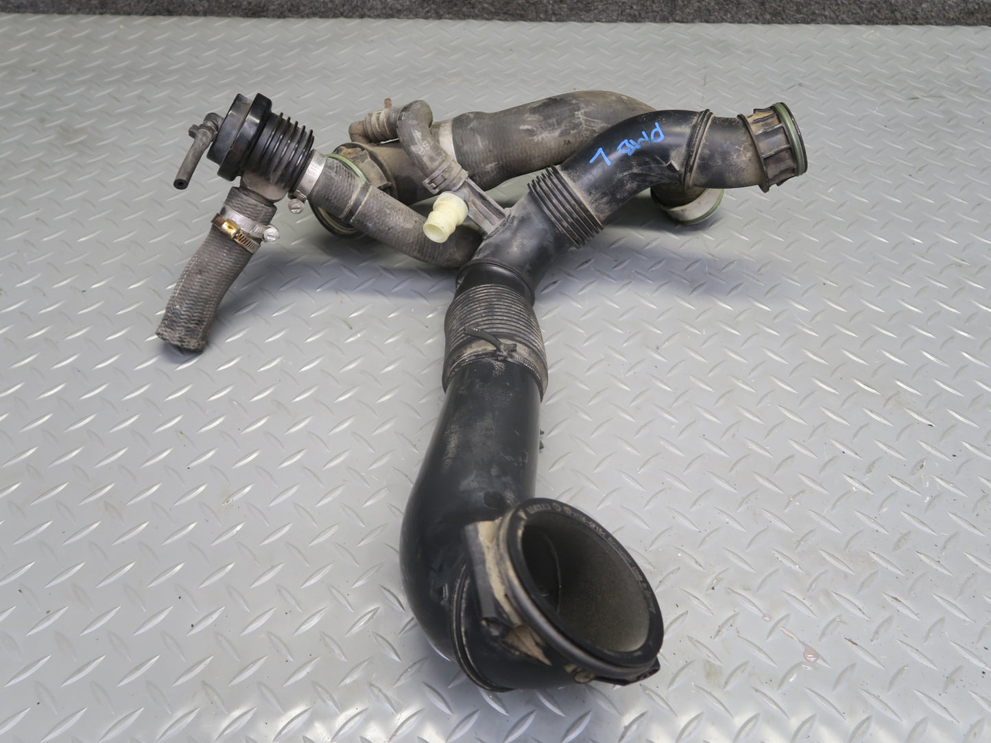 15-18 Porsche Macan Turbo 3.6L Engine Left Right Air Intake Hose Pipe Line Set