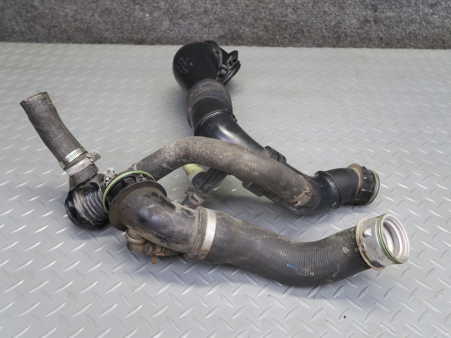 15-18 Porsche Macan Turbo 3.6L Engine Left Right Air Intake Hose Pipe Line Set