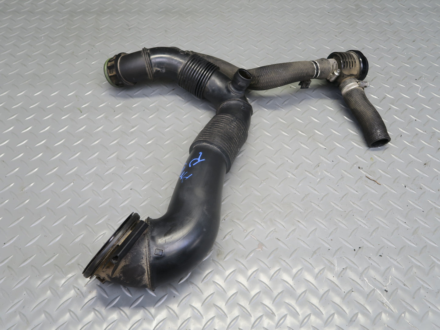 15-18 Porsche Macan Turbo 3.6L Engine Left Right Air Intake Hose Pipe Line Set
