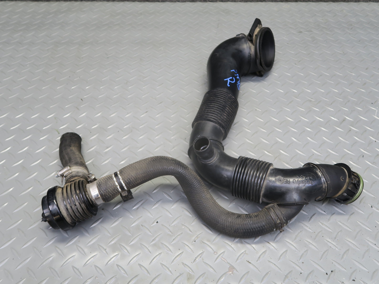15-18 Porsche Macan Turbo 3.6L Engine Left Right Air Intake Hose Pipe Line Set