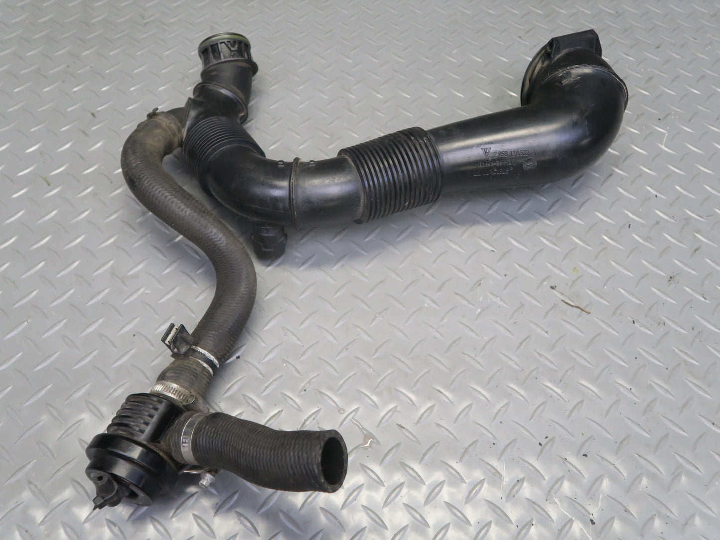 15-18 Porsche Macan Turbo 3.6L Engine Left Right Air Intake Hose Pipe Line Set