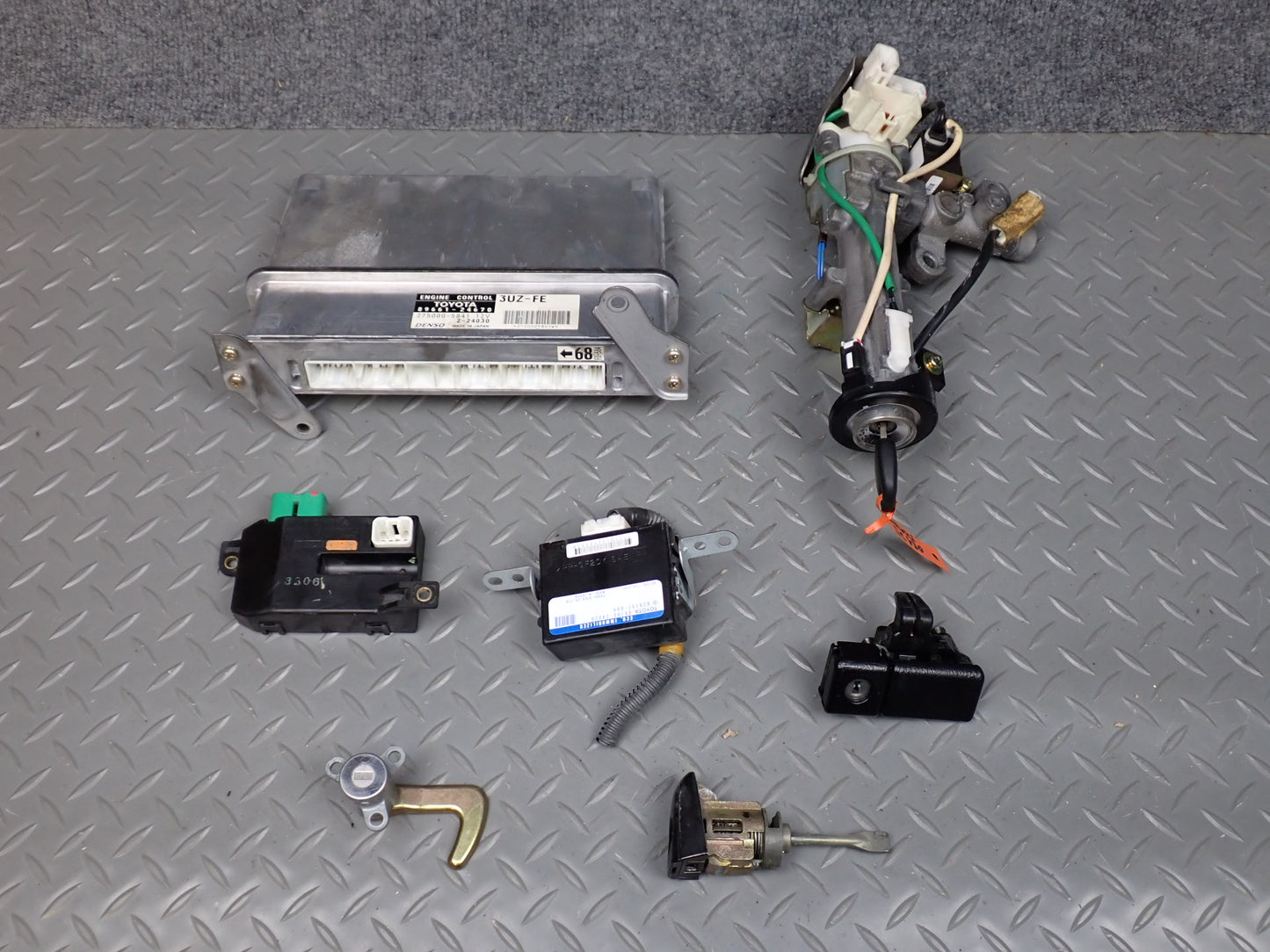2003 Lexus UZZ40L SC430 3UZFE ECU ECM Immo Ignition Glove Door Lock KEY Set OEM