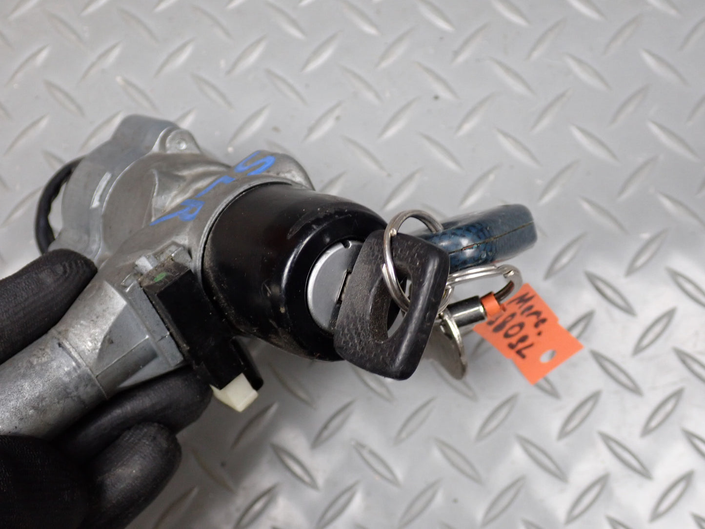 81-85 Mercedes R107 380SL Ignition Switch Door Handle Trunk Lock KEY Set OEM