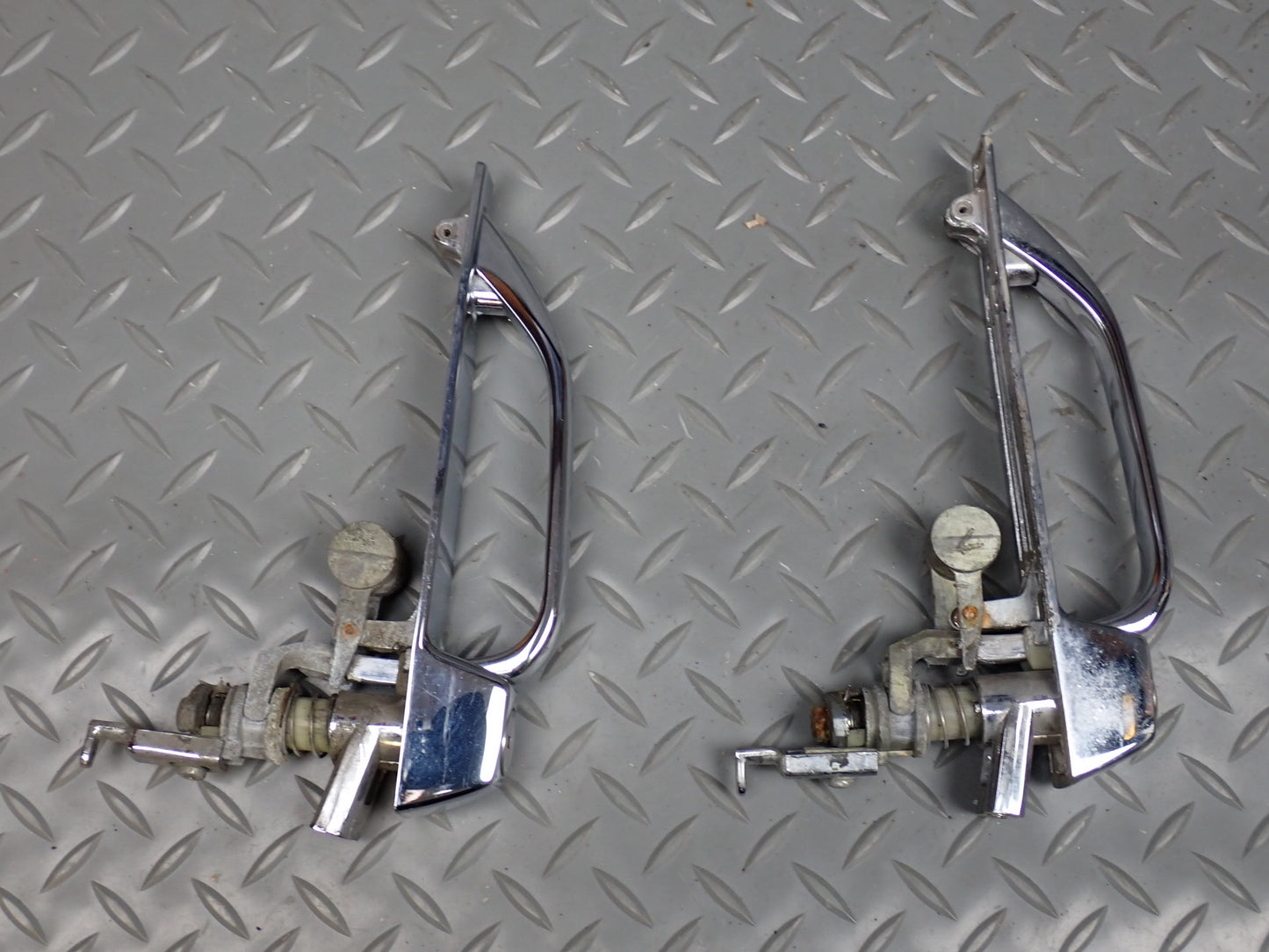 81-85 Mercedes R107 380SL Ignition Switch Door Handle Trunk Lock KEY Set OEM