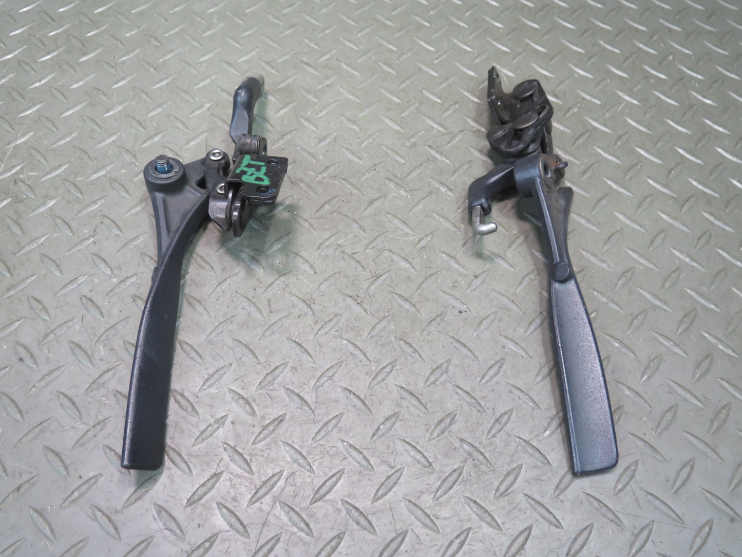 96-02 BMW E36/7 Z3 Roadster Set of 2 Left & Right TOP Roof Lock Latch OEM