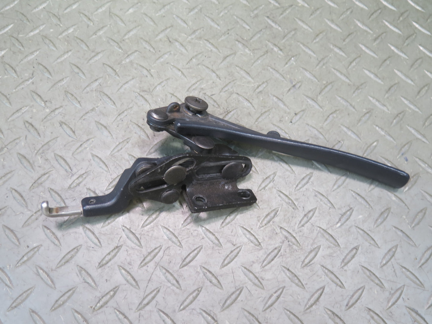 96-02 BMW E36/7 Z3 Roadster Set of 2 Left & Right TOP Roof Lock Latch OEM