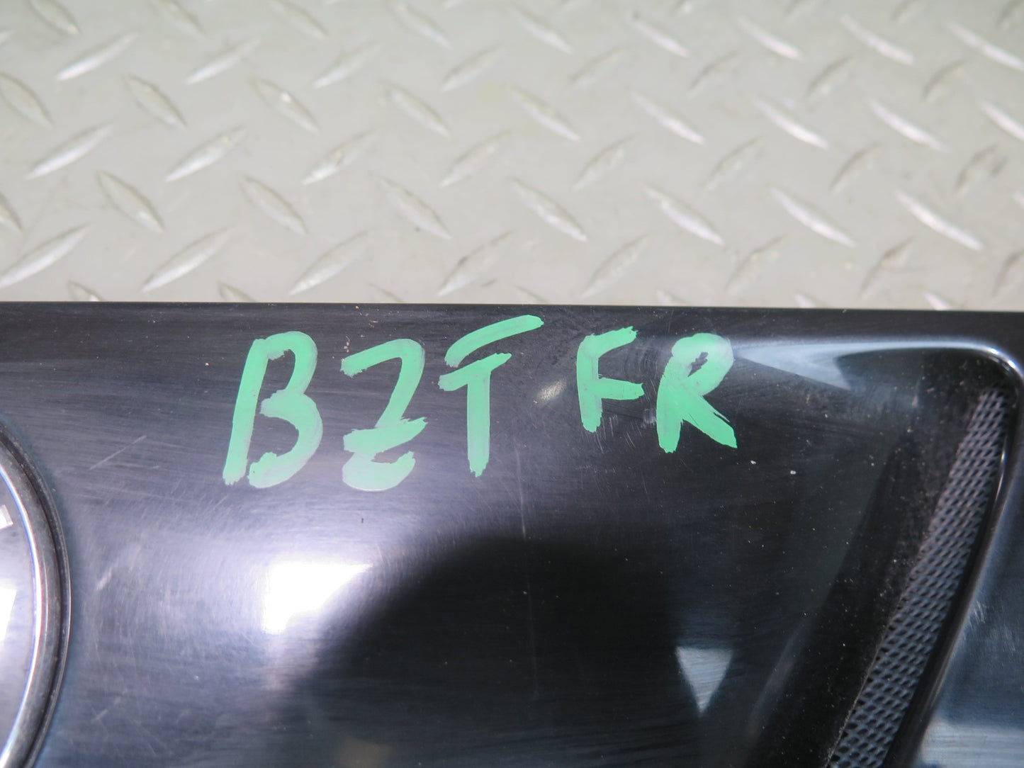 96-02 BMW E36/7 Z3 Set of 2 Front Right & Left Fender Vent Trim Cover Black OEM