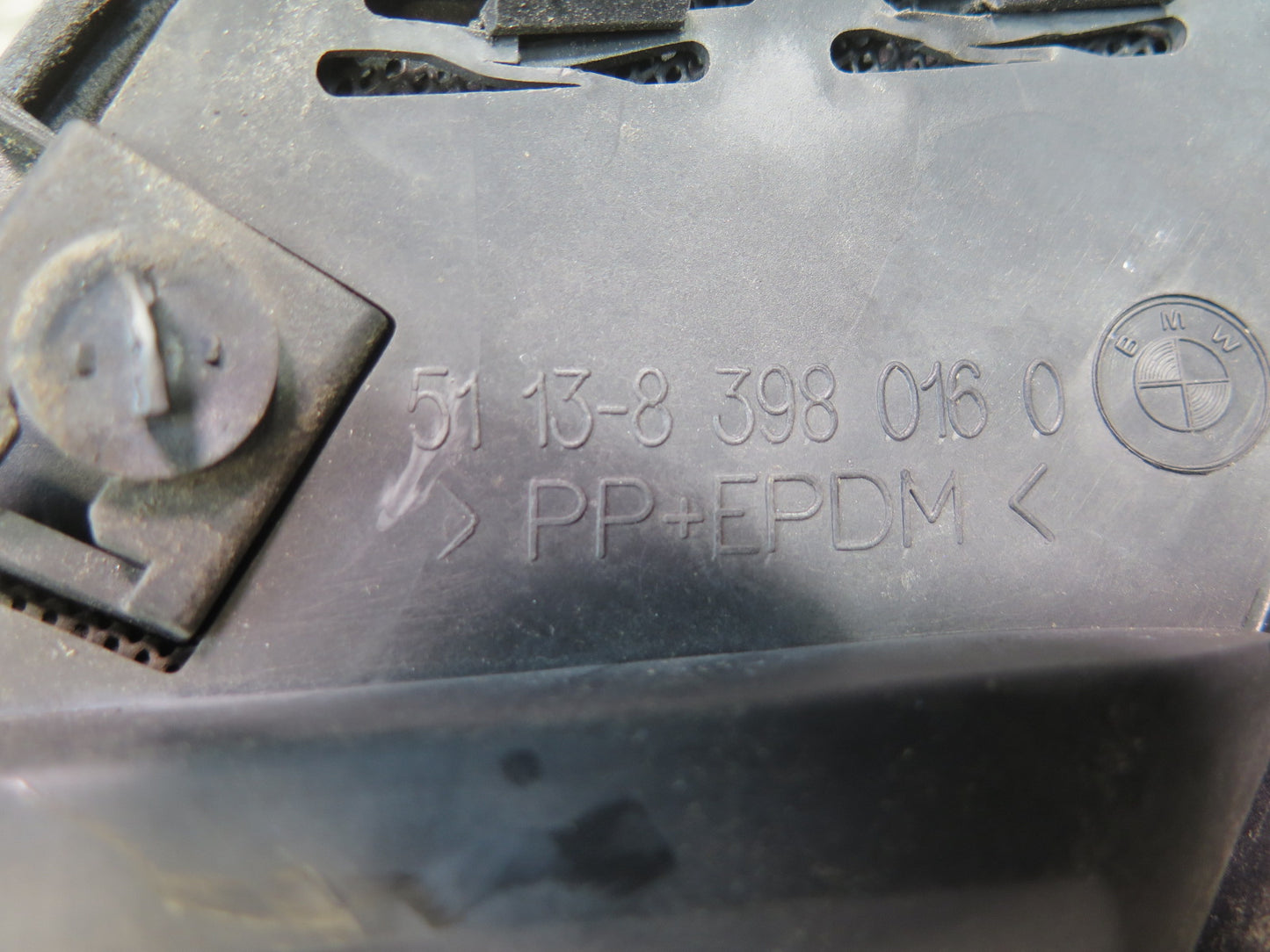 96-02 BMW E36/7 Z3 Set of 2 Front Right & Left Fender Vent Trim Cover Black OEM
