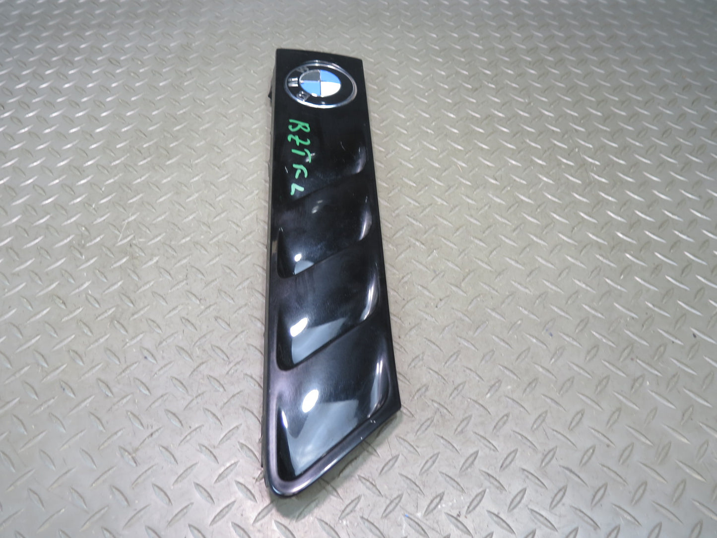 96-02 BMW E36/7 Z3 Set of 2 Front Right & Left Fender Vent Trim Cover Black OEM