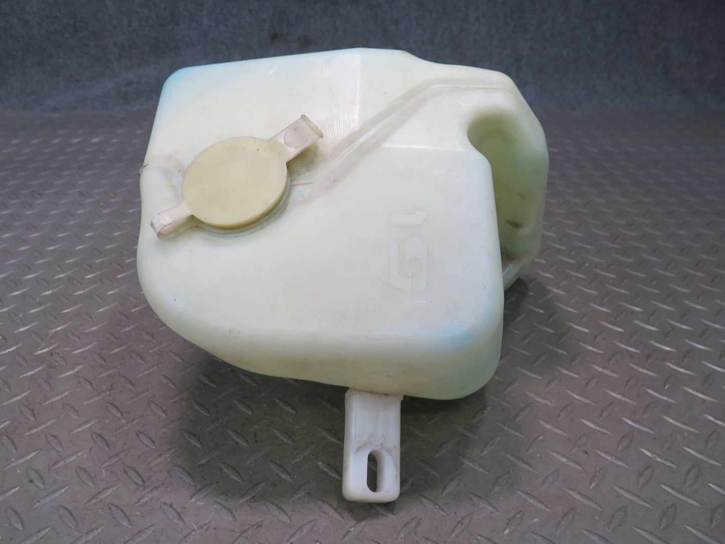 99-02 BMW E36/7 Z3 5L Windshied Washer Fluid Reservoir Tank w Pump OEM