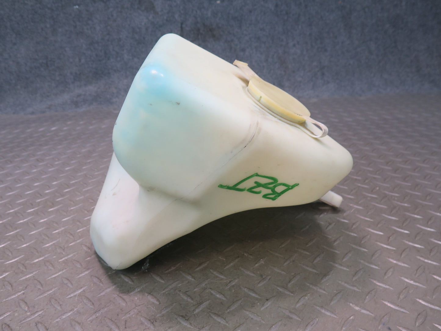 99-02 BMW E36/7 Z3 5L Windshied Washer Fluid Reservoir Tank w Pump OEM