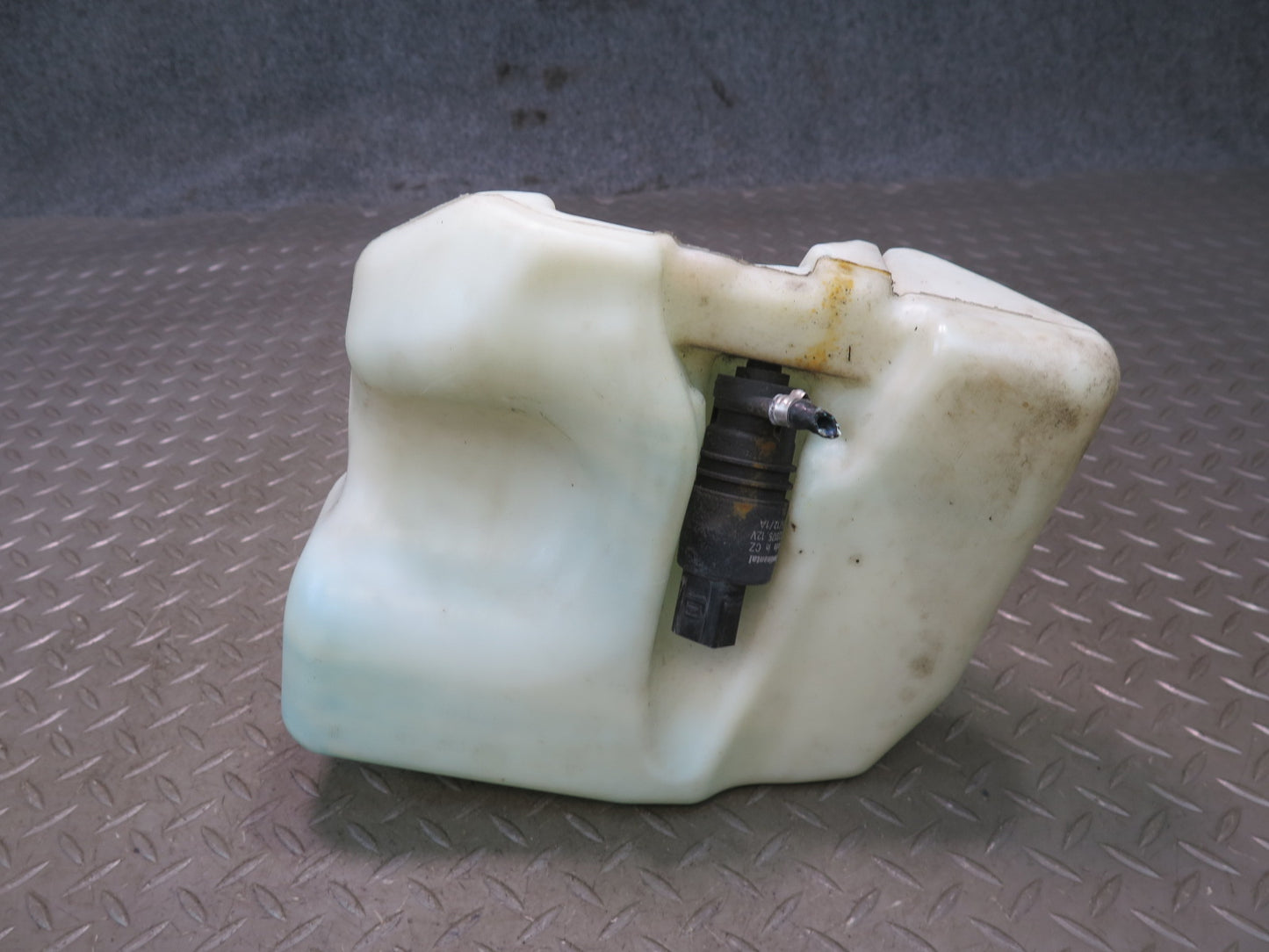 99-02 BMW E36/7 Z3 5L Windshied Washer Fluid Reservoir Tank w Pump OEM