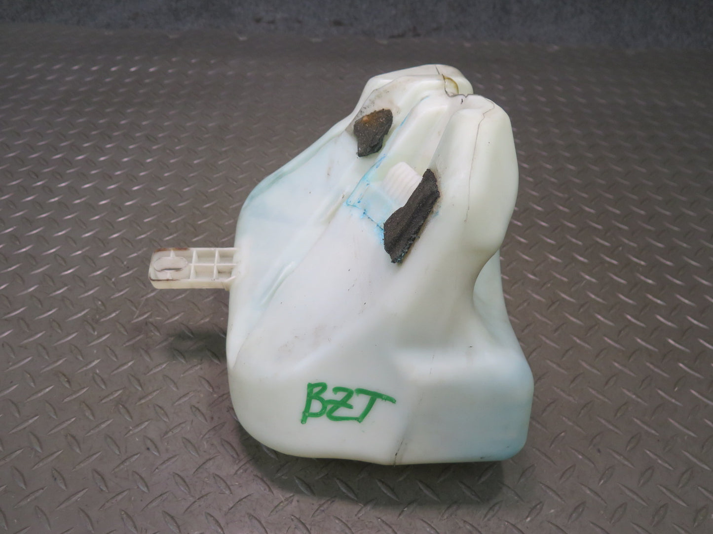99-02 BMW E36/7 Z3 5L Windshied Washer Fluid Reservoir Tank w Pump OEM