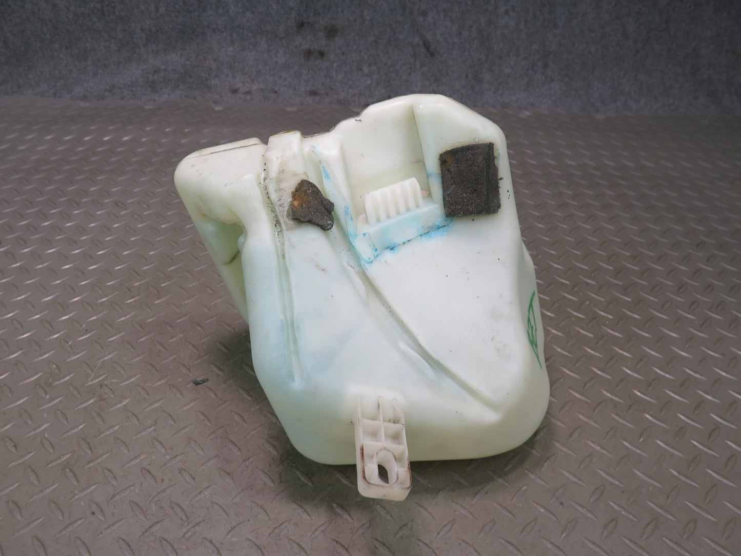 99-02 BMW E36/7 Z3 5L Windshied Washer Fluid Reservoir Tank w Pump OEM