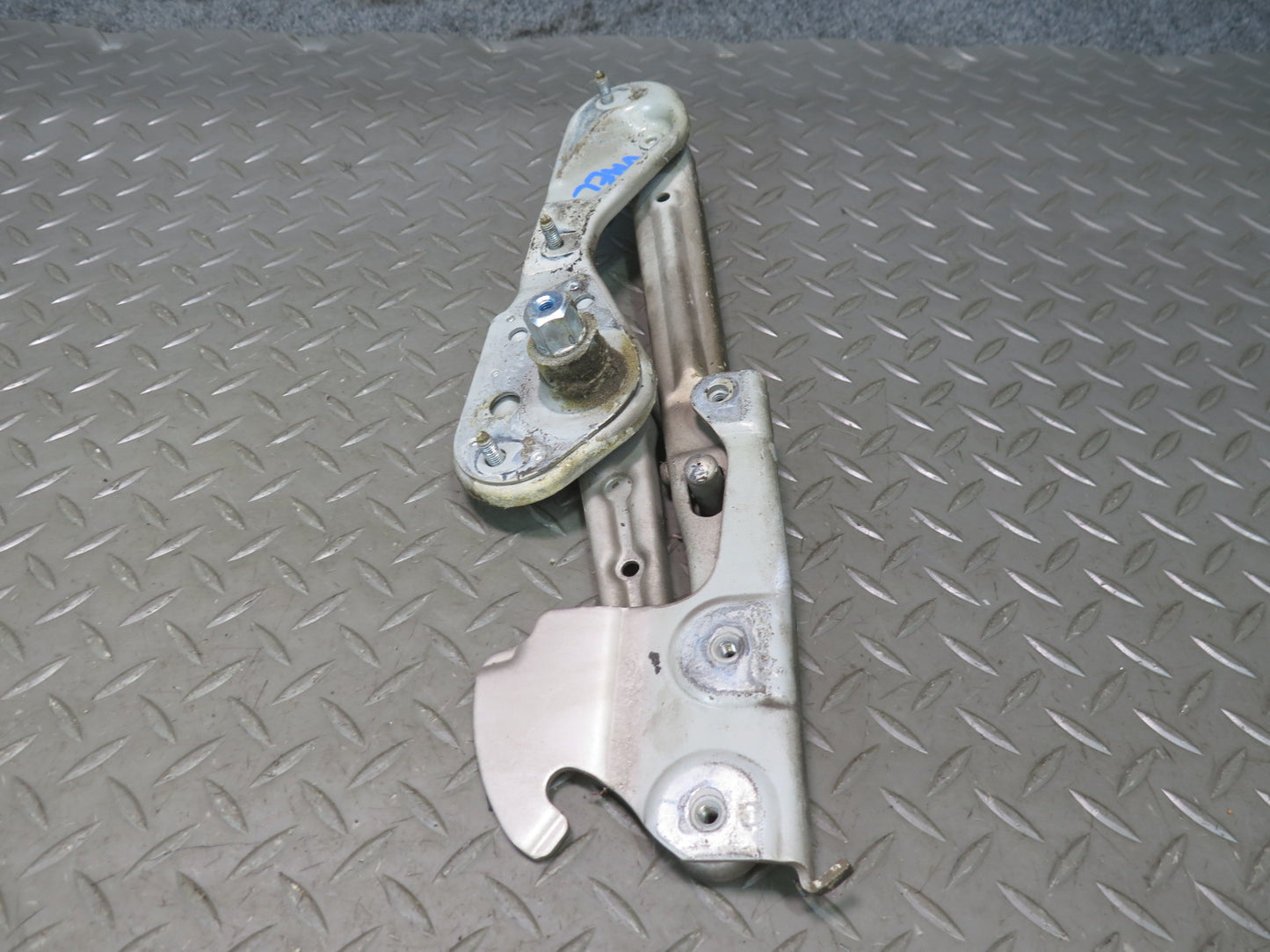 86-93 Mercedes W124 Front Left & Right Hood Hinge Set OEM