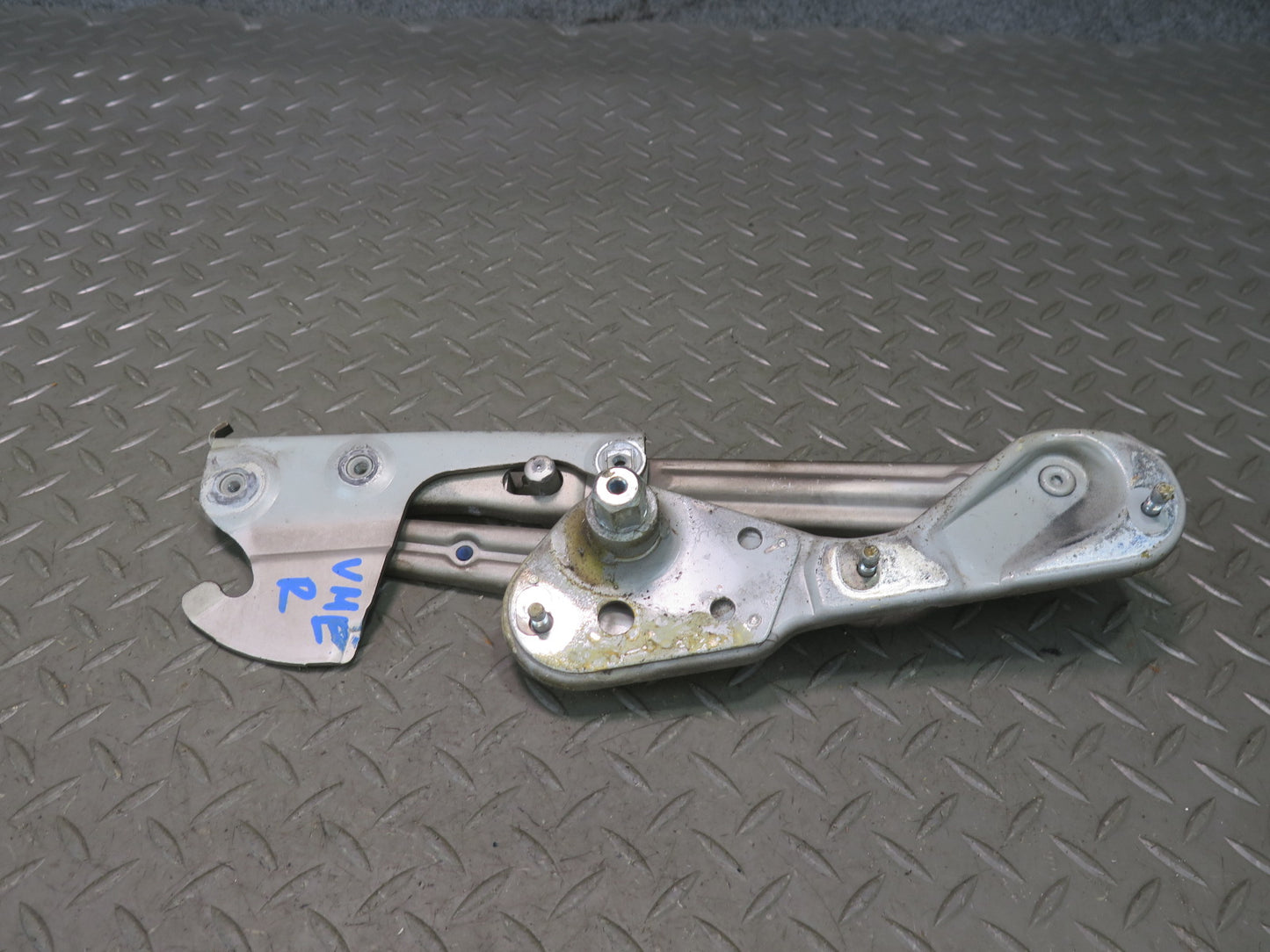 86-93 Mercedes W124 Front Left & Right Hood Hinge Set OEM