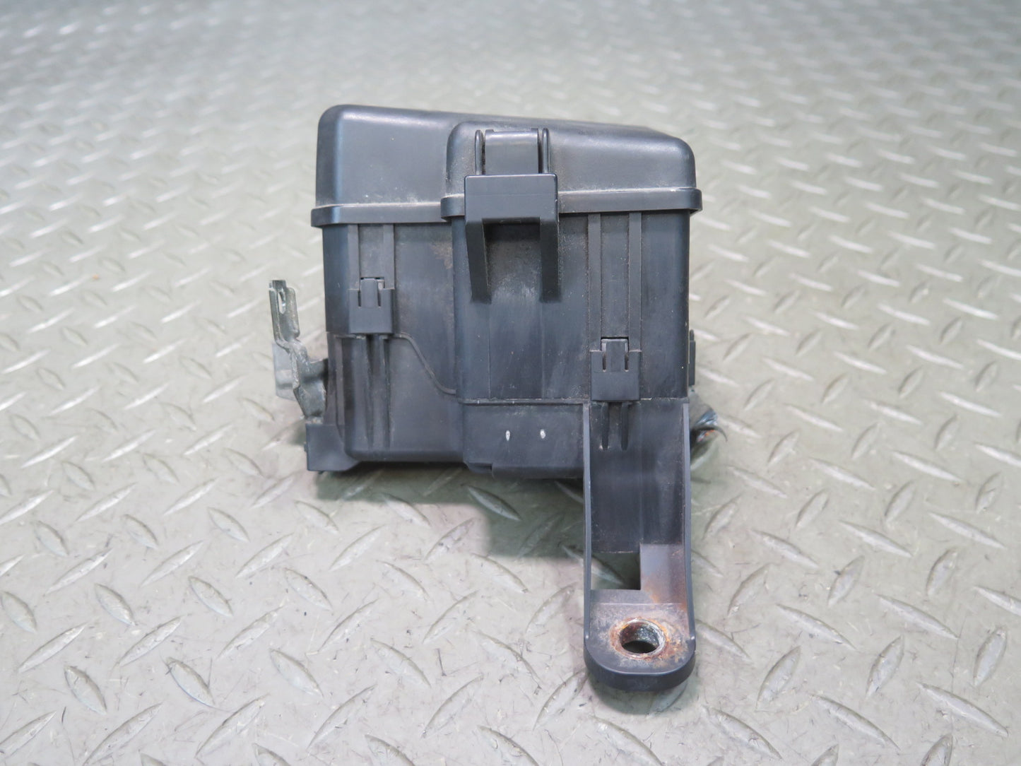 01-05 Lexus JZS160 GS300 GS430 Under Hood Fuse Relay Box OEM