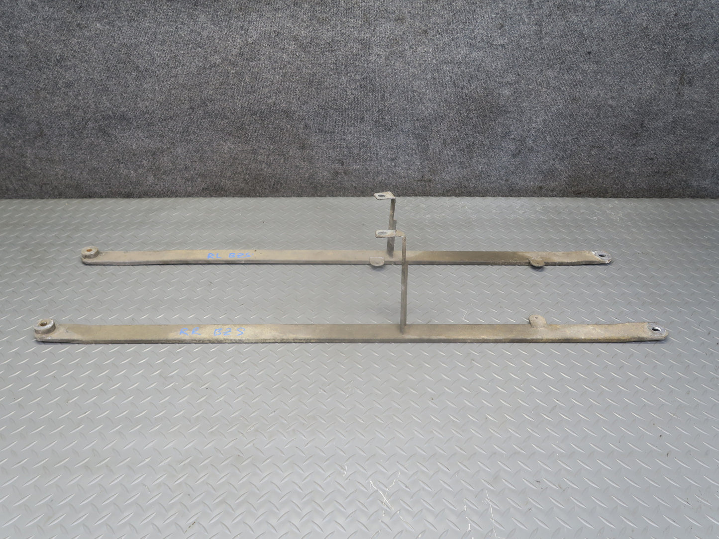 03-08 BMW E85 Z4 Set of 2 Rear Suspension Subframe Support Rail Bracket OEM