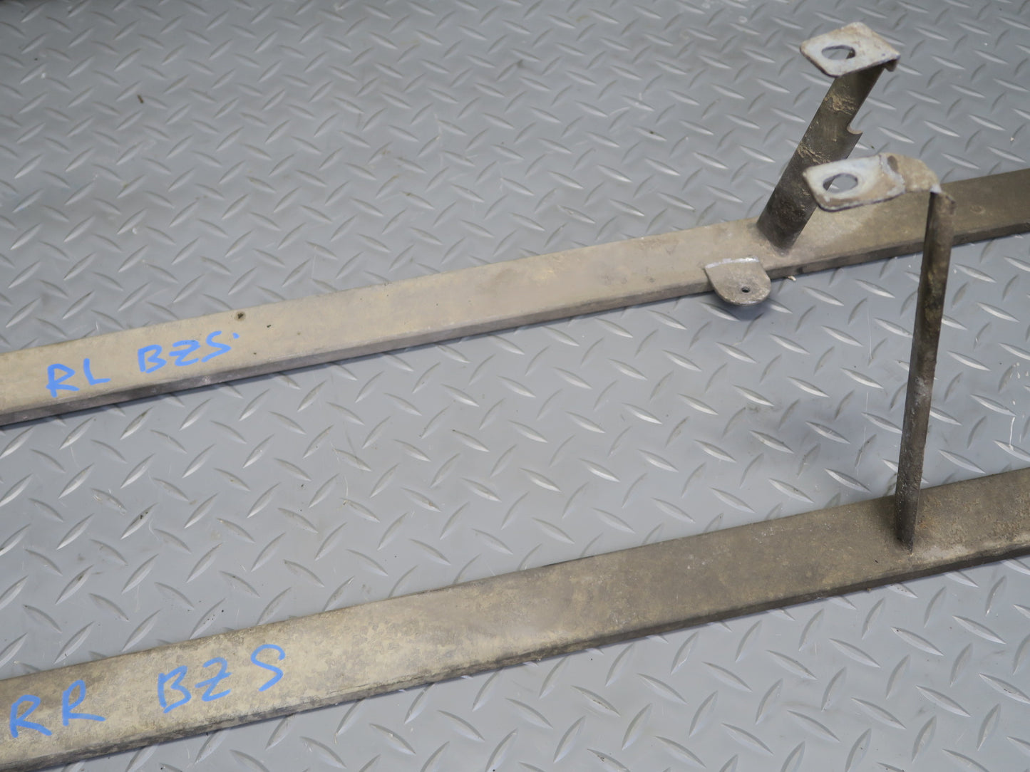 03-08 BMW E85 Z4 Set of 2 Rear Suspension Subframe Support Rail Bracket OEM