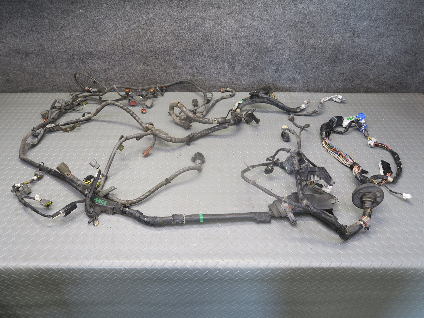 95-97 Nissan Gloria HY33 VQ30DET A/T Engine Bay Wire Wiring Harness OEM