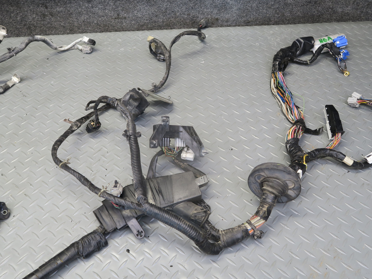95-97 Nissan Gloria HY33 VQ30DET A/T Engine Bay Wire Wiring Harness OEM