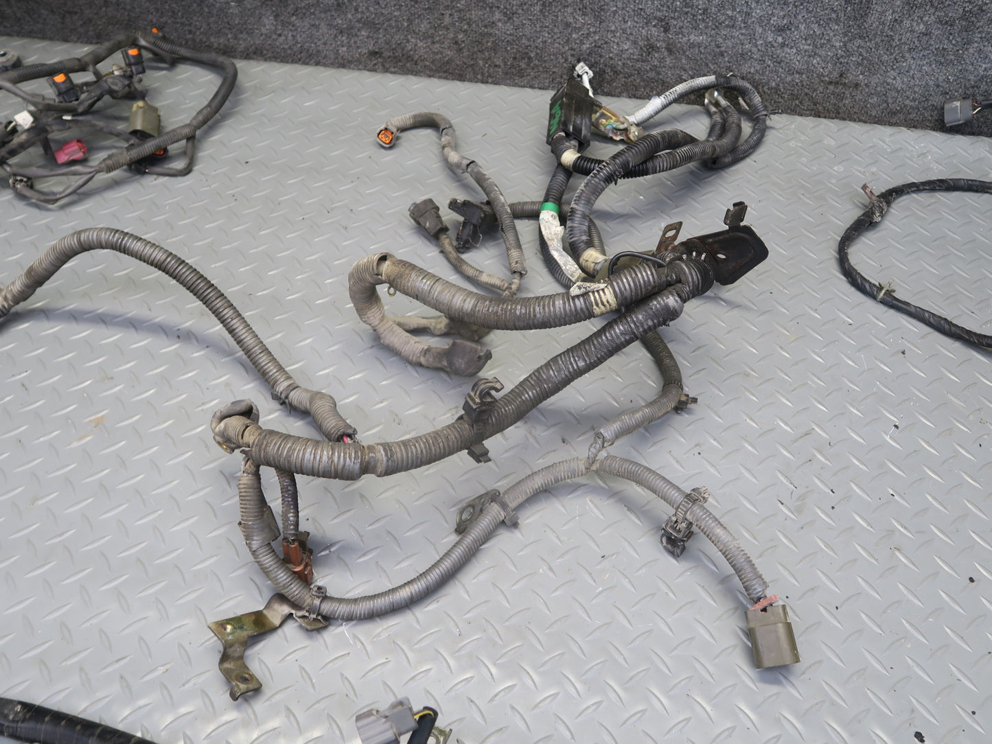 95-97 Nissan Gloria HY33 VQ30DET A/T Engine Bay Wire Wiring Harness OEM