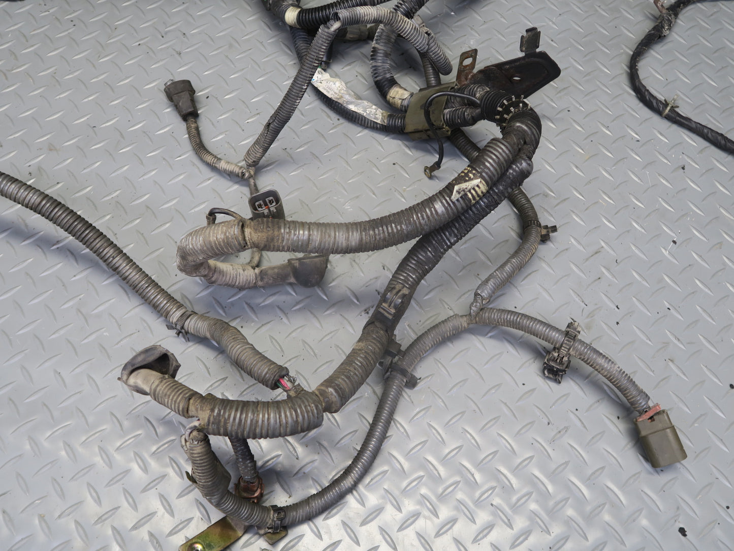95-97 Nissan Gloria HY33 VQ30DET A/T Engine Bay Wire Wiring Harness OEM