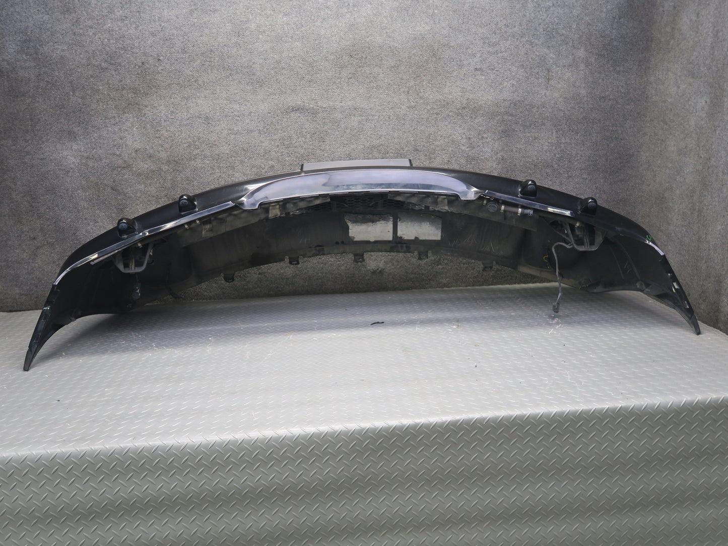 04-06 BMW E53 X5 4.8is Front Bumper Cover Black w Fog Lights PDC Sensors OEM