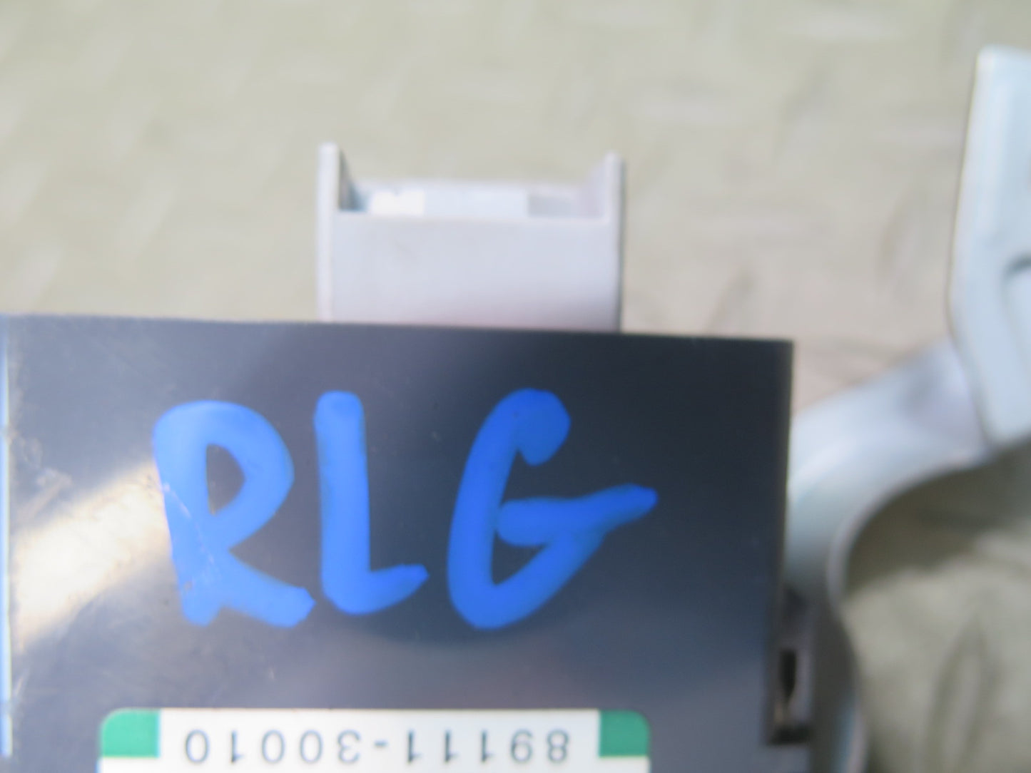 01-05 Lexus UZS160 GS300 GS430 Network Gateway Control Module 89111-30010 OEM