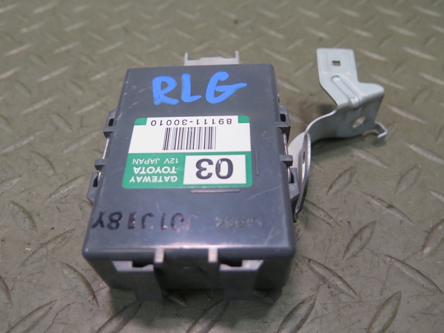 01-05 Lexus UZS160 GS300 GS430 Network Gateway Control Module 89111-30010 OEM