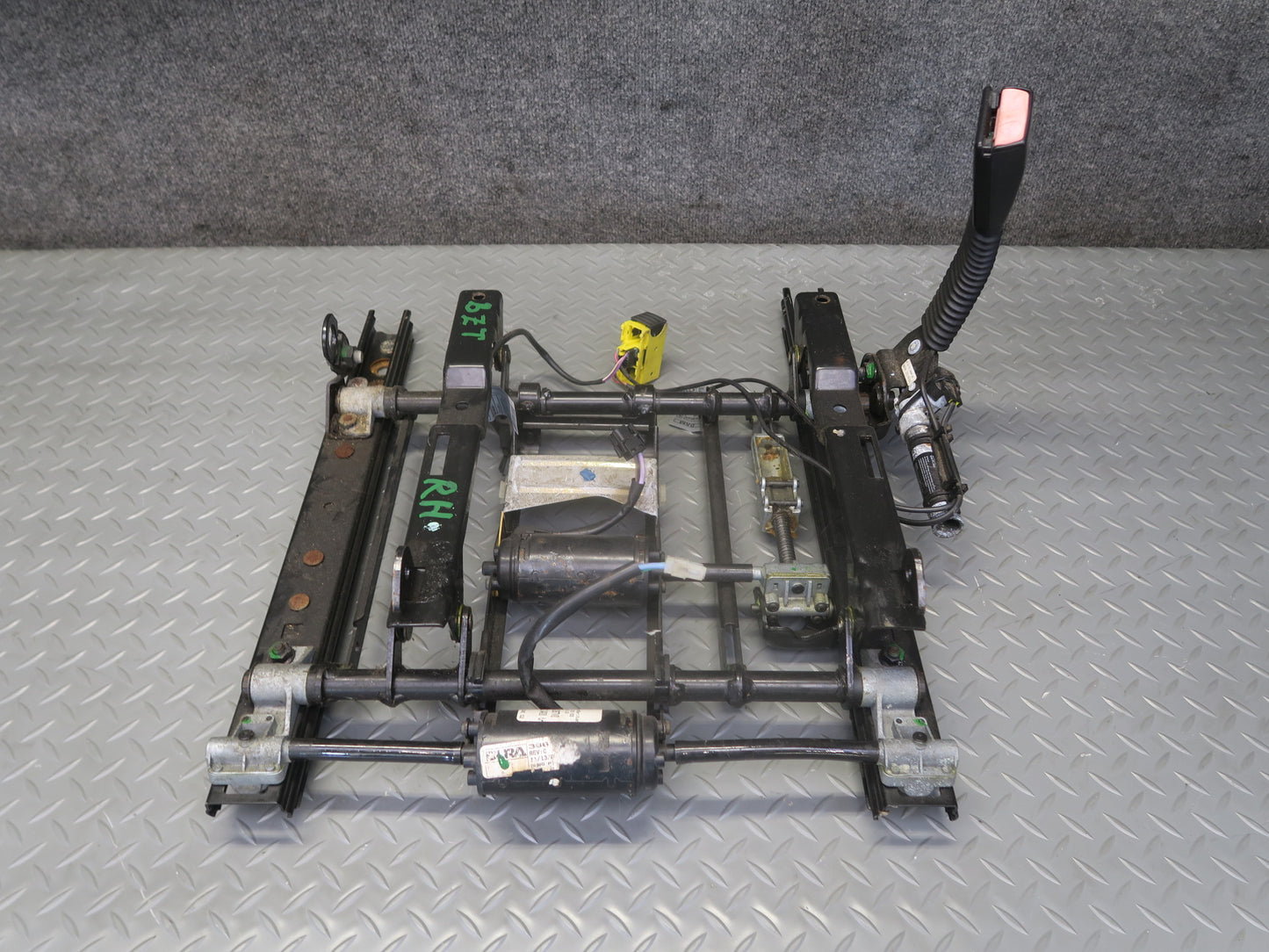 98-02 BMW E36/7 Z3 Front Right Passenger Seat Lower Frame Track Rail w Motor OEM