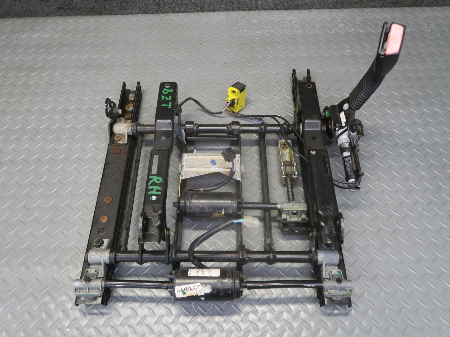 98-02 BMW E36/7 Z3 Front Right Passenger Seat Lower Frame Track Rail w Motor OEM