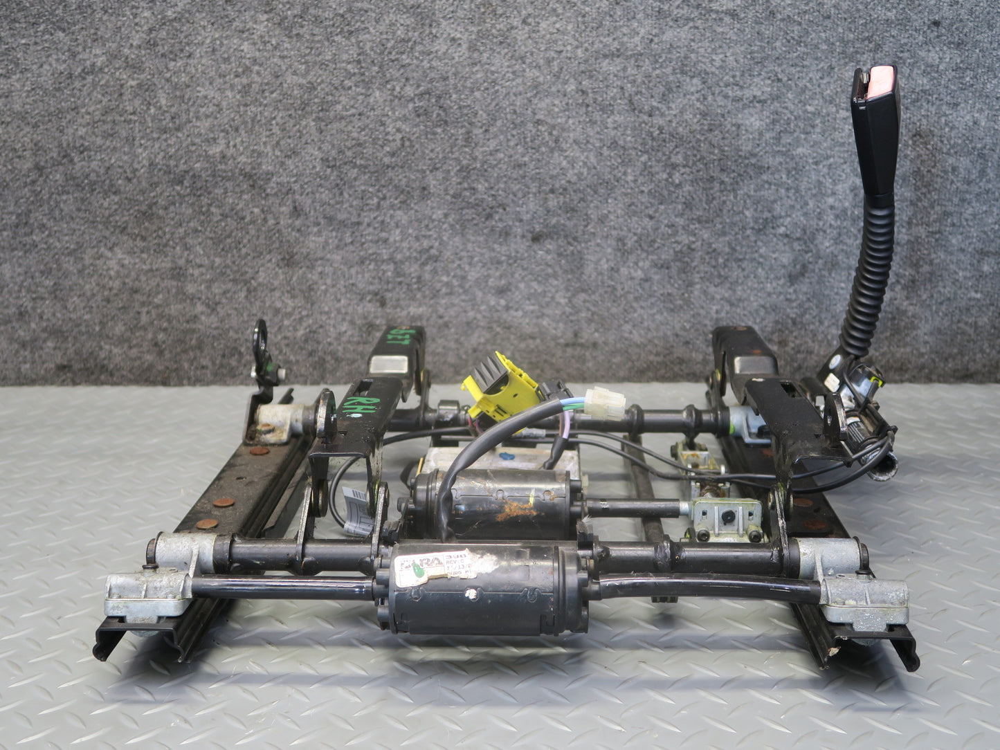 98-02 BMW E36/7 Z3 Front Right Passenger Seat Lower Frame Track Rail w Motor OEM