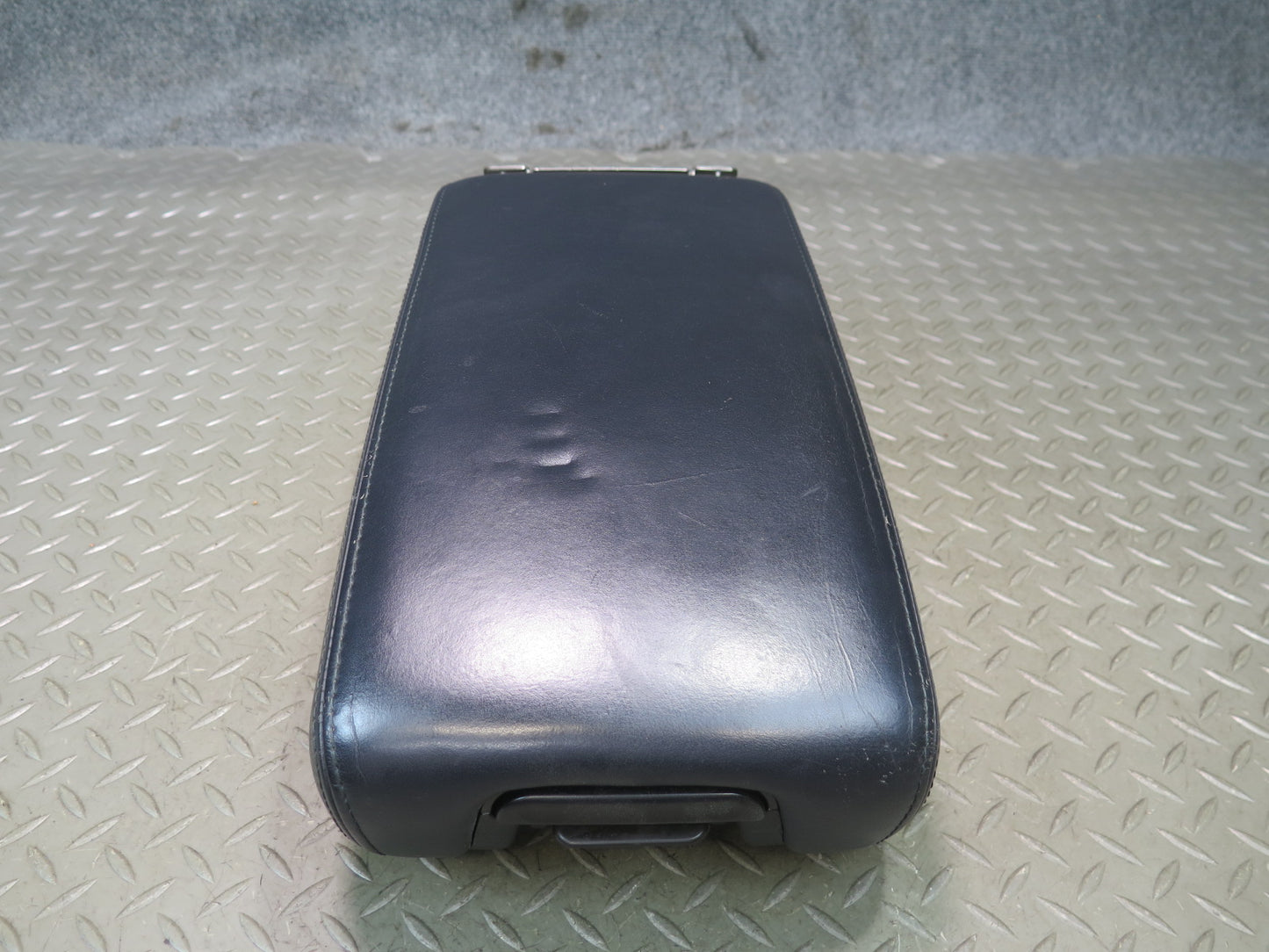 01-05 Lexus UZS160 GS300 GS430 Center Console Leather Armrest Lid Black OEM