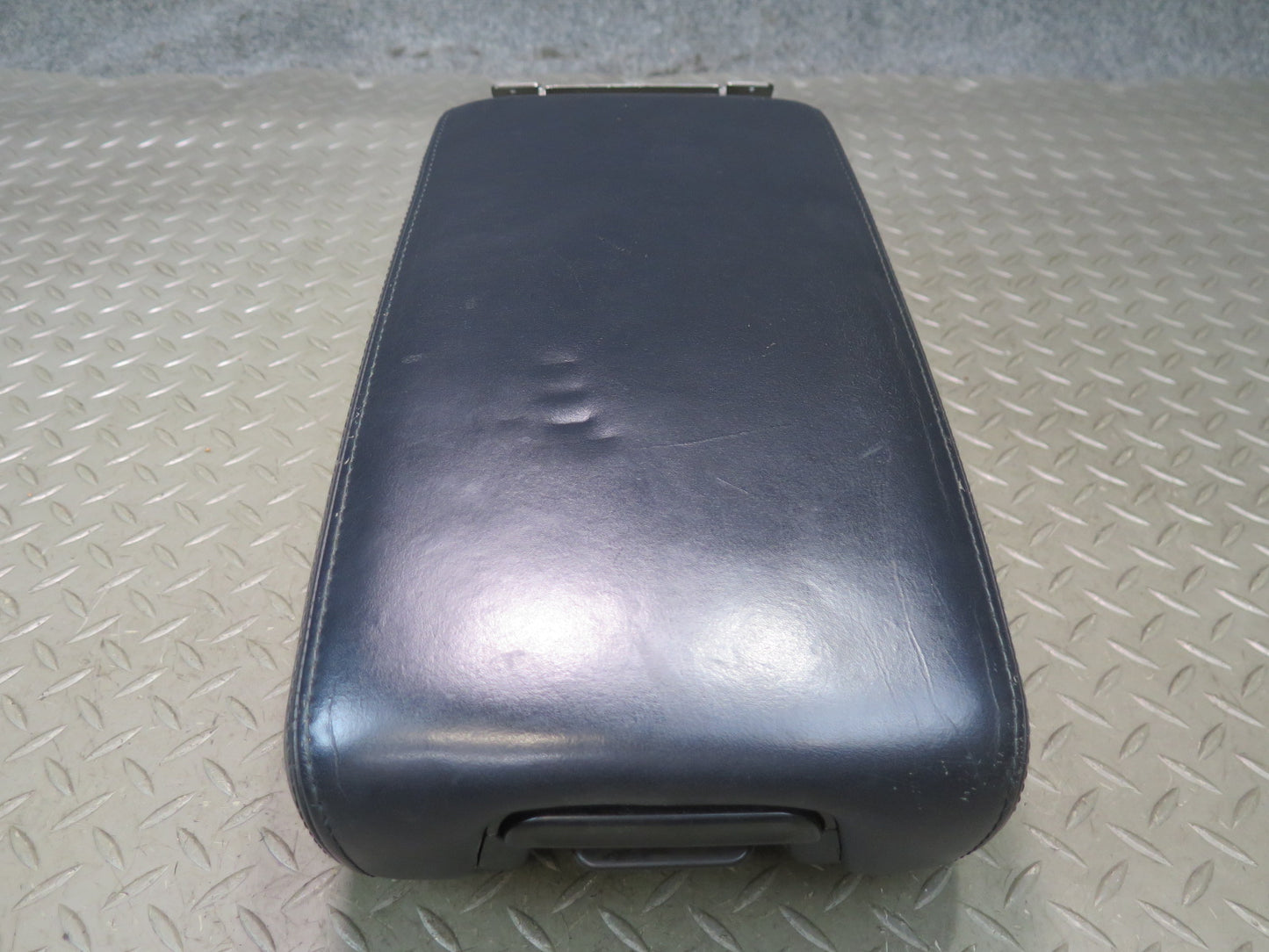 01-05 Lexus UZS160 GS300 GS430 Center Console Leather Armrest Lid Black OEM