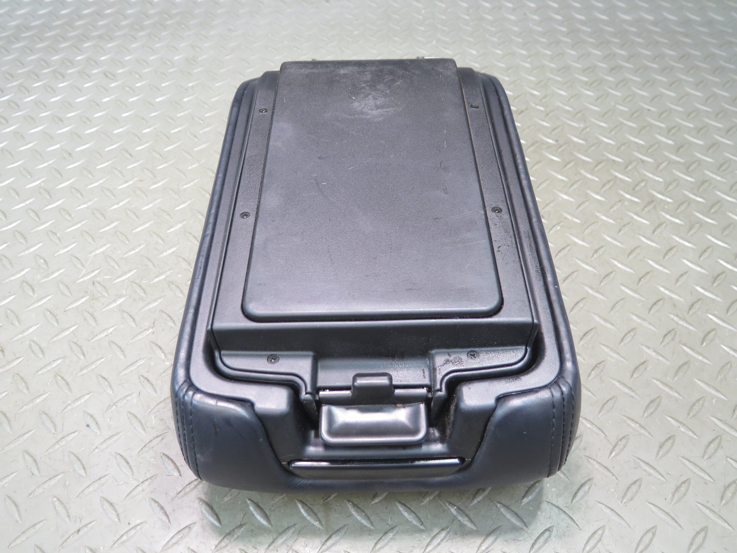 01-05 Lexus UZS160 GS300 GS430 Center Console Leather Armrest Lid Black OEM