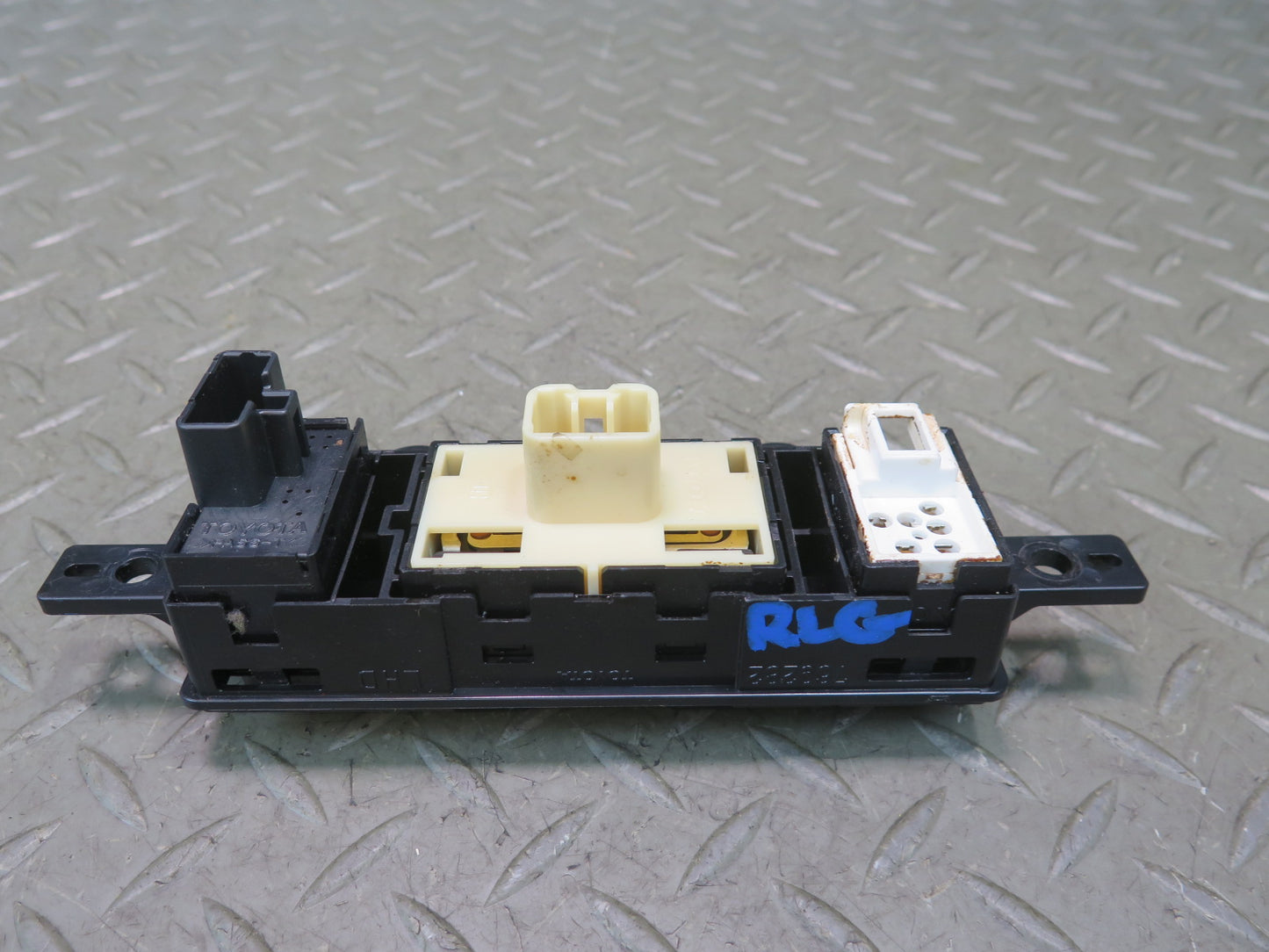 98-05 Lexus GS300 GS400 GS430 Snow ECT VSC Heated Seat Switch Panel Black OEM
