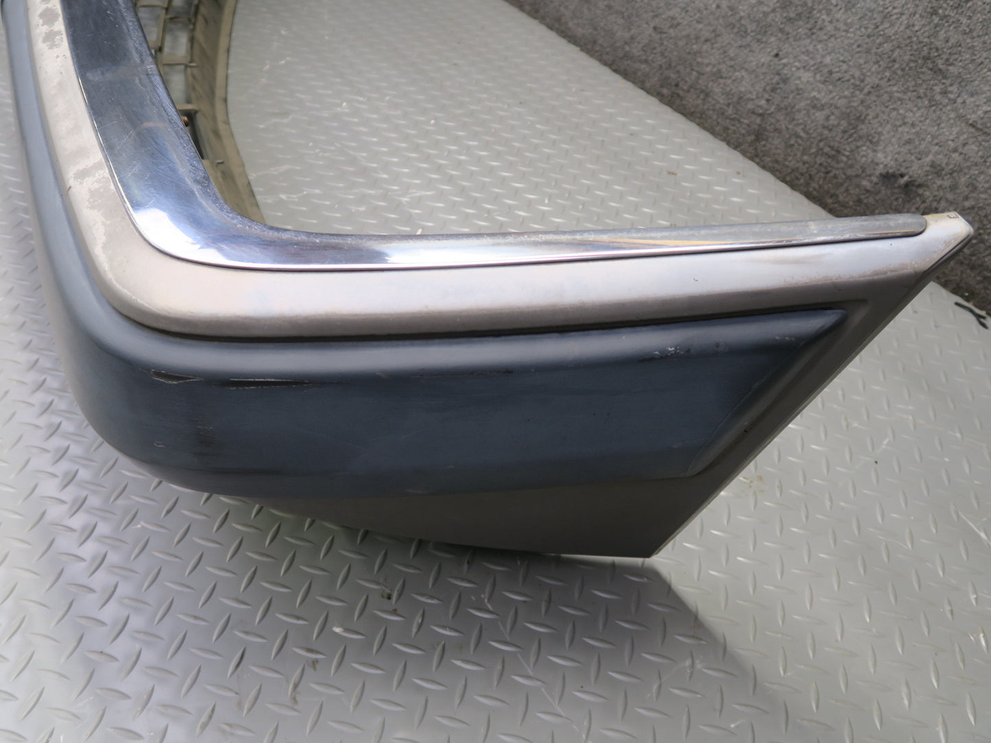 86-93 Mercedes W124 300E Front Bumper Cover Smoke Silver Metallic OEM