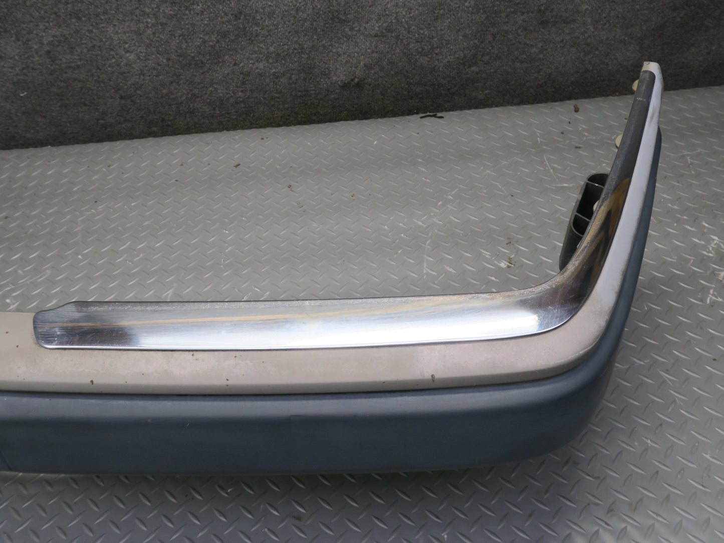 86-93 Mercedes W124 300E Front Bumper Cover Smoke Silver Metallic OEM