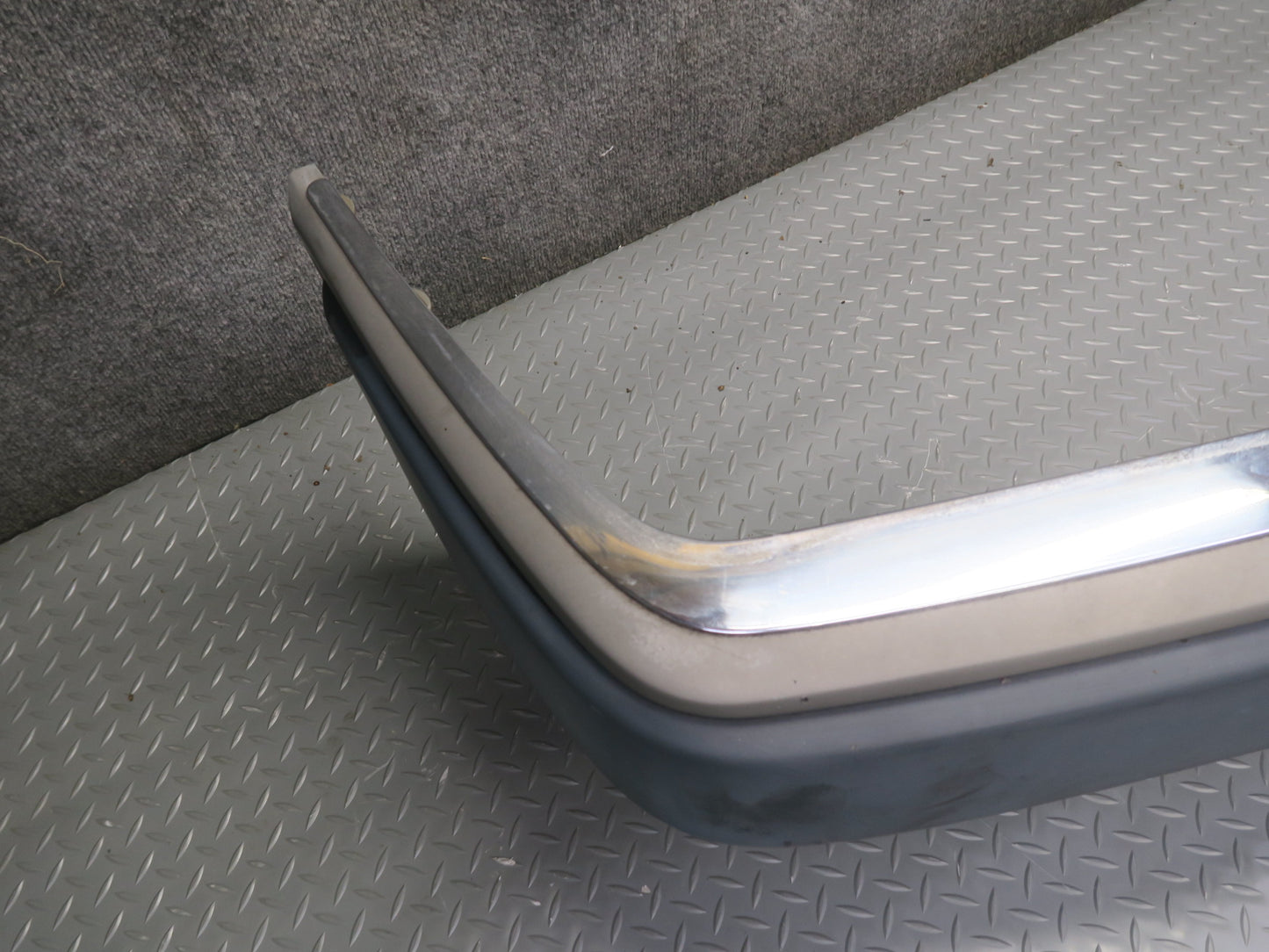 86-93 Mercedes W124 300E Front Bumper Cover Smoke Silver Metallic OEM